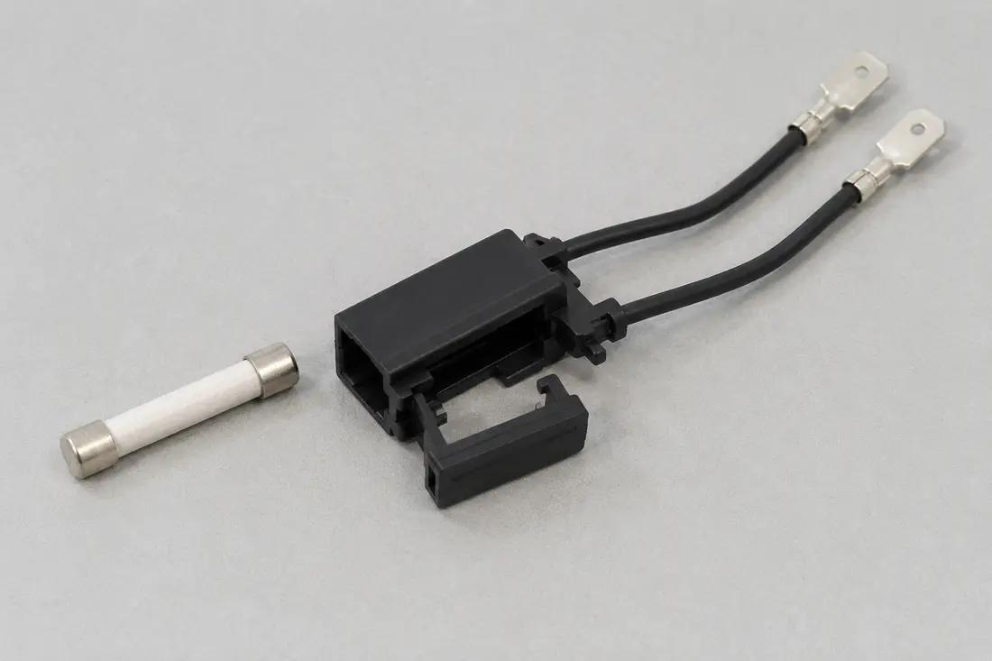 Microwave ceramic line fuse and insulated fuse holder